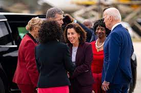 US Commerce Secretary Arrives in Beijing as CCP Struggles to Save Its Economy