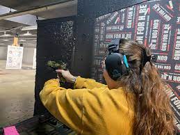 🇺🇸 A New Jersey woman with one hand gets a Permit To Carry! Never give up, always keep a positive mental attitude. Congratulations Gianna!!🇺🇸👍🏻