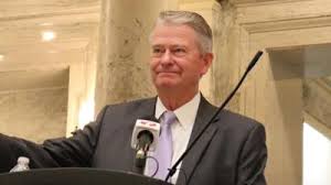 Idaho: Gov. Brad Little Signs Executive Order Declaring ‘Only Citizens’ Can Vote In State